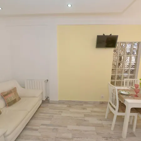Lazy Days House - 2br With Terrace And Bbq Daire *